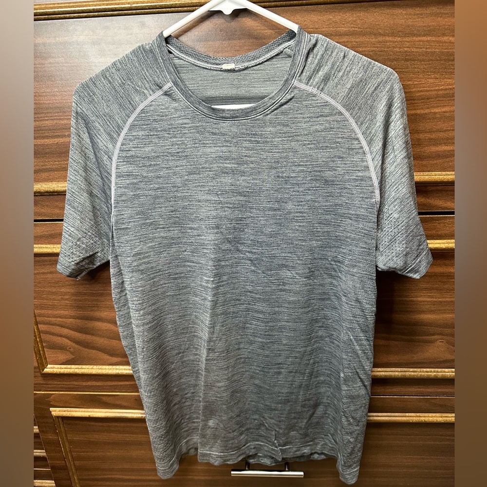Lululemon Metal Vent Tech Surge Short Sleeve Size Medium